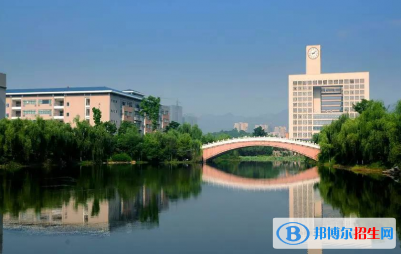 重慶師范大學(xué)是幾本？是985和211嗎？