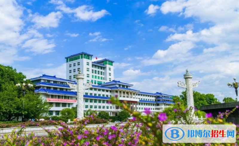 湖北民族大學(xué)是幾本？是985和211嗎？