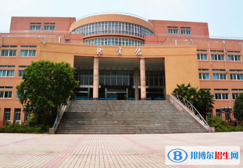 阜陽(yáng)師范大學(xué)信息工程學(xué)院是幾本？是985和211嗎？
