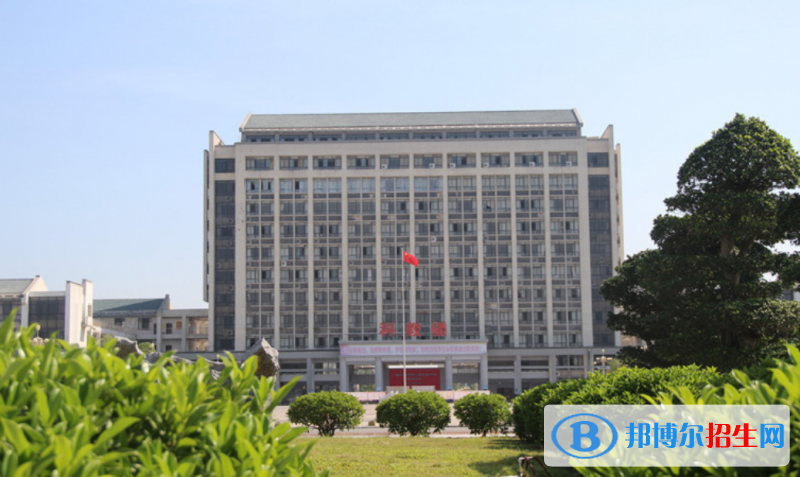 廣西科技師范學(xué)院是幾本？是985和211嗎？