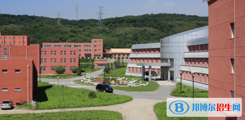 遼寧科技大學是幾本？是985和211嗎？
