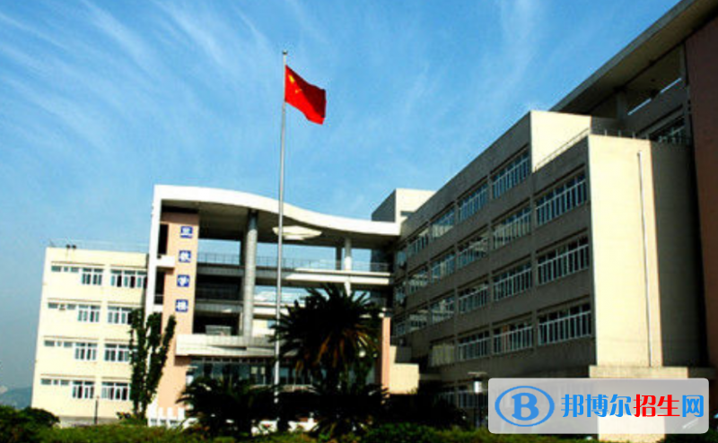 西南政法大學(xué)是幾本？是985和211嗎？