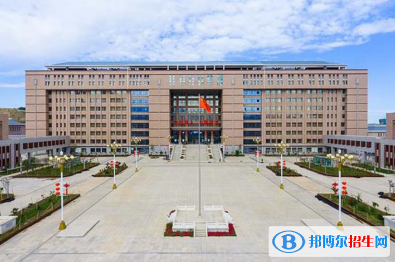 新疆醫(yī)科大學是幾本？是985和211嗎？