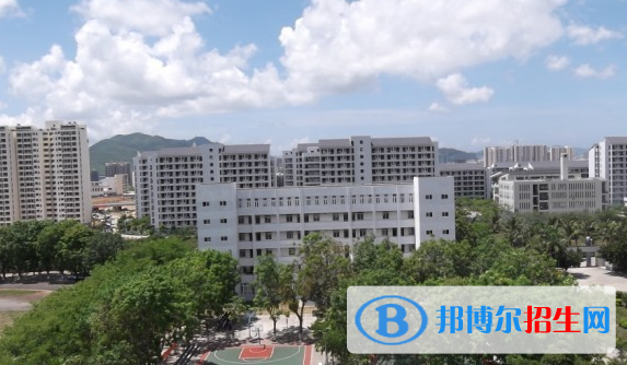 西南大學(xué)三亞中學(xué)地址在哪里，哪個(gè)地區(qū)，哪個(gè)城市