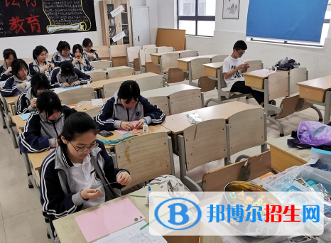 溫州市城鄉(xiāng)建設(shè)職工中等專業(yè)學(xué)校地址在哪里，哪個(gè)地區(qū)，哪個(gè)城市?