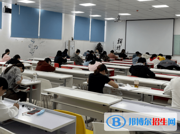 高考滿分作文：雅俗皆樂，幸福中國（3篇）