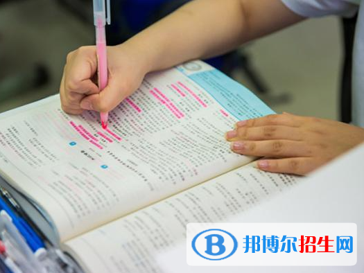 高考滿分作文：所向，所愛，所愿（3篇）