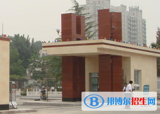 首都鐵路衛(wèi)生學(xué)校地址在哪里，哪個(gè)地區(qū)，哪個(gè)城市?