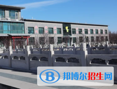 張家口青少年藝術(shù)中等專業(yè)學(xué)校地址在哪里，哪個(gè)地區(qū)，哪個(gè)城市?