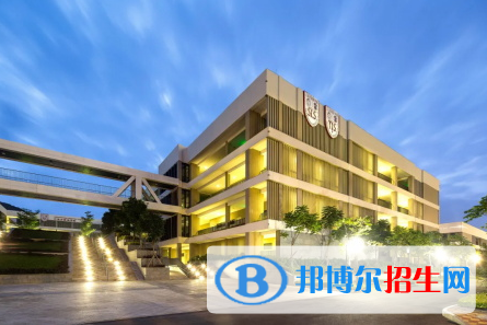 三亞外國語學(xué)校地址在哪里，哪個地區(qū)，哪個城市