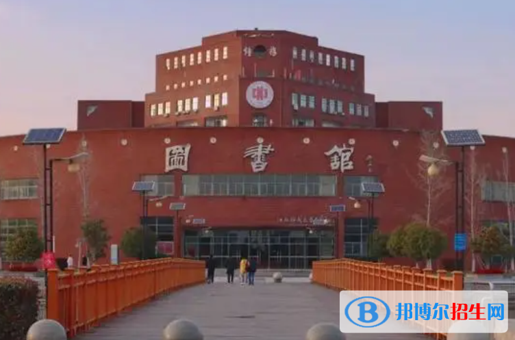 湖南人文科技學(xué)院和江西師范大學(xué)哪個(gè)好？附往年全國(guó)排名和分?jǐn)?shù)線