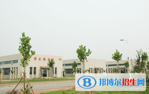 北京輕工技師學(xué)院地址在哪里，哪個地區(qū)，哪個城市?