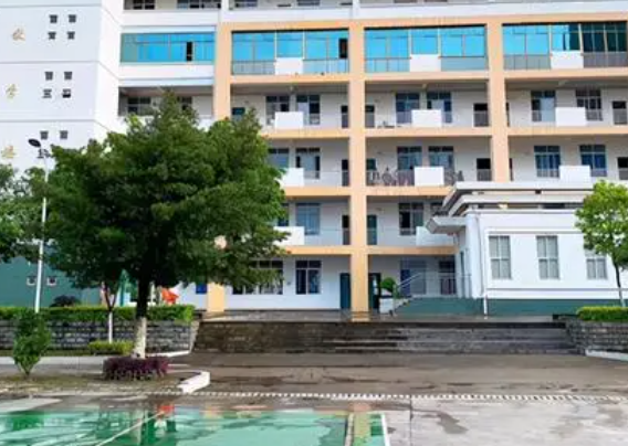 柳州市技工學校地址在哪里，哪個地區(qū)，哪個城市?