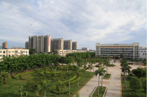 海南東坡學(xué)校歷年招生分?jǐn)?shù)線一覽表(2023參考)