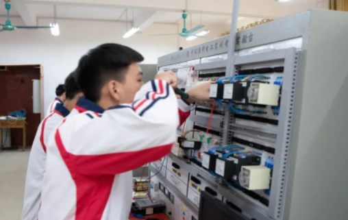 隆林各族自治縣職業(yè)技術(shù)學(xué)校怎么樣、好不好(2023參考)