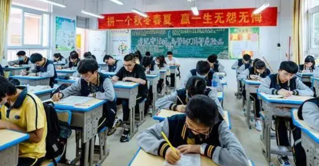 2023年湘西中考成績(jī)?cè)谀睦锊樵?xún) 中考成績(jī)查詢(xún)?nèi)肟诰W(wǎng)站