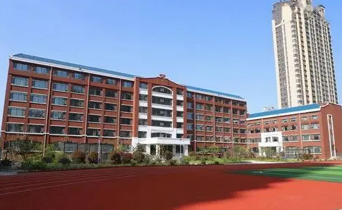 2023年青島格蘭德中學(xué)學(xué)費(fèi)標(biāo)準(zhǔn)