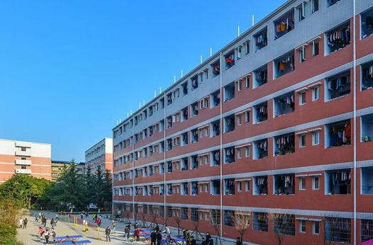 2023樂山排名前八的護理學(xué)校名單