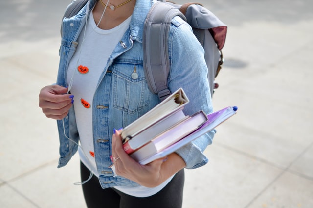 婁底開設(shè)旅游服務與管理專業(yè)的中專學校名單一覽表