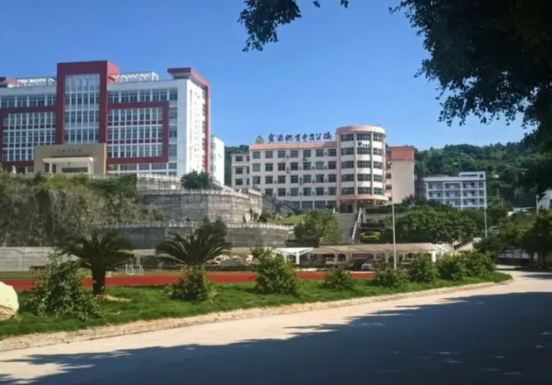 貴州2023年沒有畢業(yè)證可不可以讀中專學(xué)校