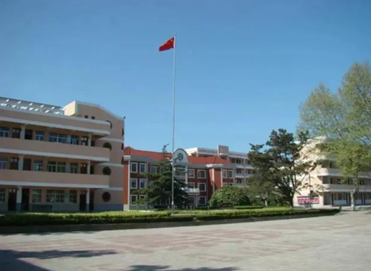 鹽城市龍岡中學(xué)怎么樣、好不好
