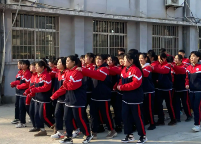 泰安市工商中等專業(yè)學(xué)校地址，乘車路線