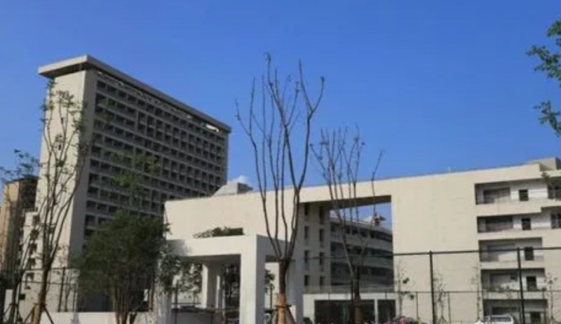 靖江市斜橋中學(xué)地址，乘車路線