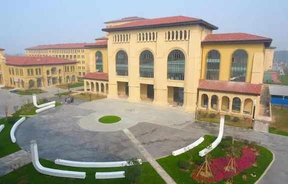 2023年愛博倫國際公學錄取分數(shù)線