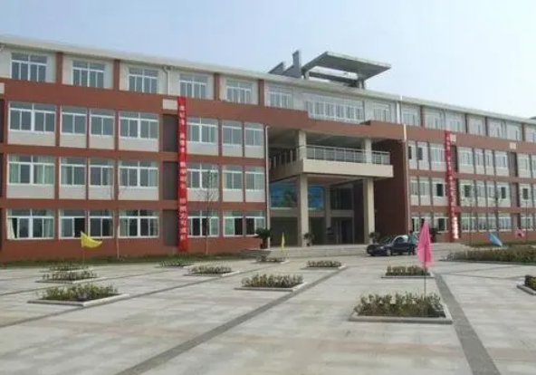 江陰市要塞中學(xué)地址，乘車路線