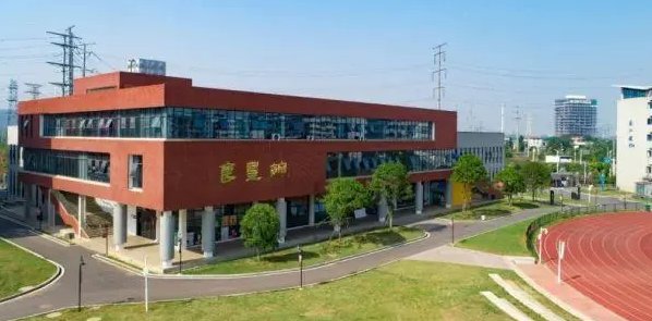 湖南2023年女生上什么中專學(xué)校好