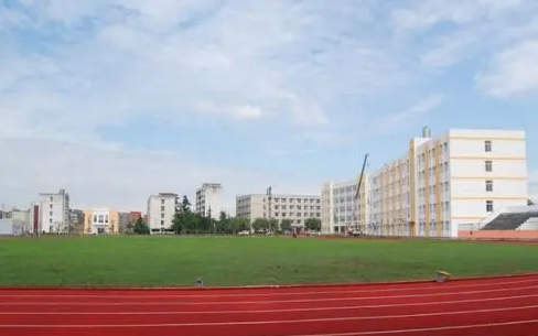 湖北2023年上中專學(xué)校一年要多少錢(qián)