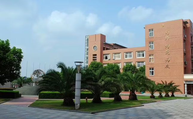 寧波市鎮(zhèn)海區(qū)龍賽中學怎么樣、好不好