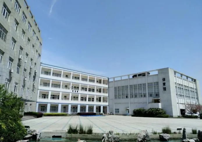 寧波市北侖區(qū)泰河中學(xué)地址，乘車路線