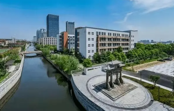 浙江省余姚市第八中學(xué)怎么樣、好不好