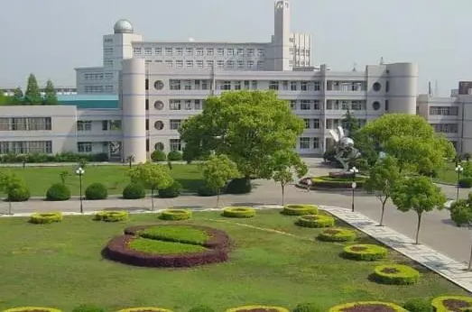 寧波城南中學(xué)地址，乘車路線