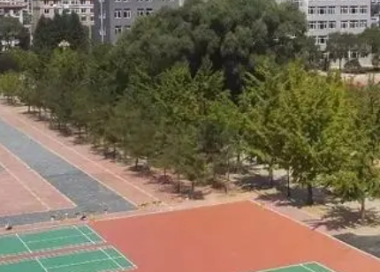 大連瓦房店師范學(xué)校地址，乘車路線