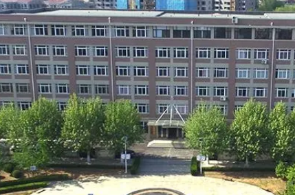 大連市輕工業(yè)學(xué)校地址，乘車路線
