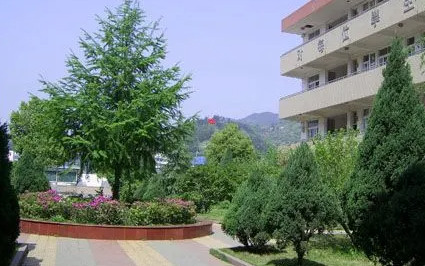 永嘉縣上塘中學(xué)地址，乘車路線