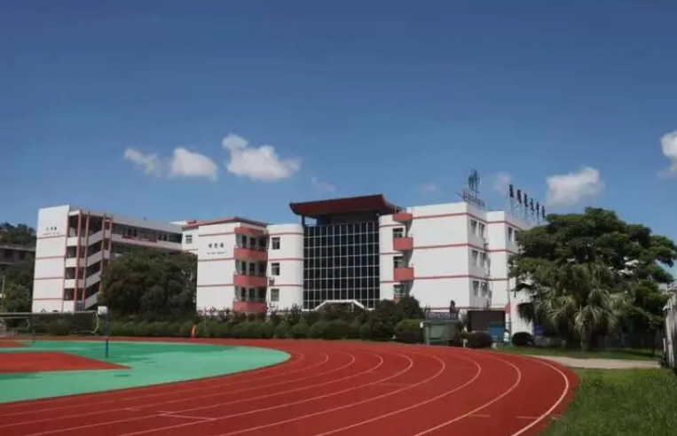 溫州市龍灣區(qū)春暉高級中學(xué)地址，乘車路線