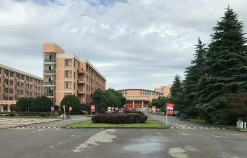 長興縣華盛高級中學(xué)地址，乘車路線