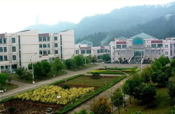 浙江省蘭溪市第一中學(xué)地址，乘車路線
