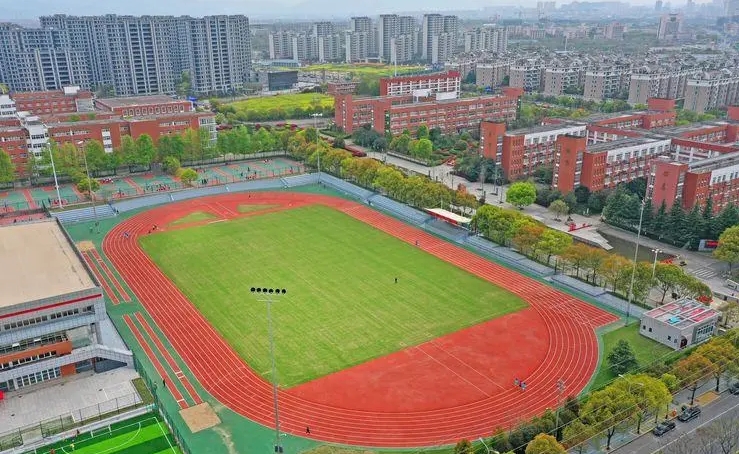艾青中學怎么樣、好不好