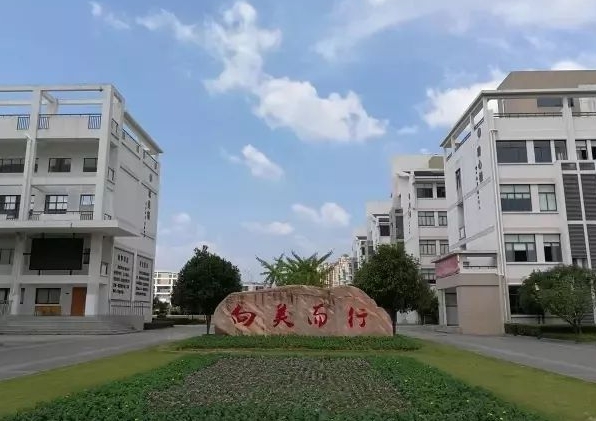 東陽(yáng)市順風(fēng)高級(jí)中學(xué)地址，乘車路線