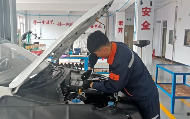 陜西2024年中專學(xué)校都有什么專業(yè)適合男生