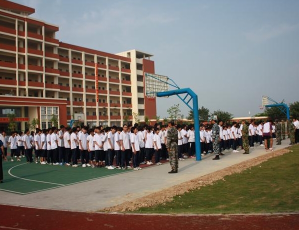 廣東2024年上中專學(xué)校要多少錢(qián)
