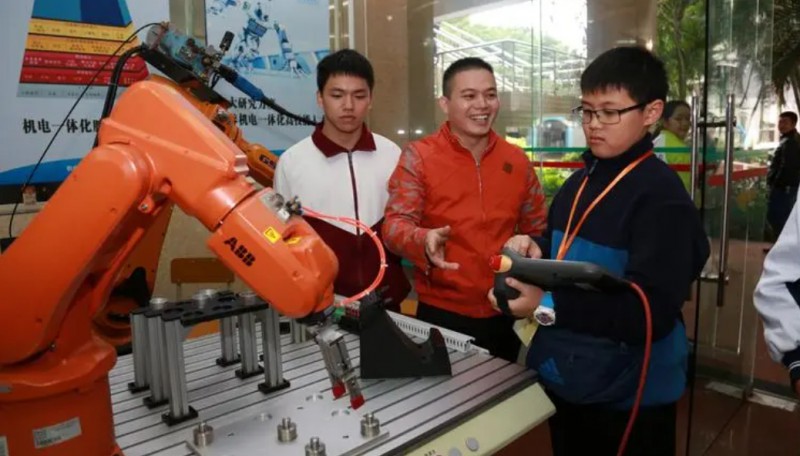 江西2024年高中畢業(yè)中專學校都有什么專業(yè)