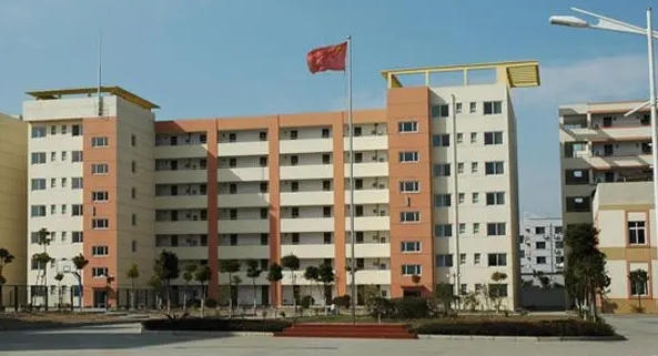 江西2024年男孩子上什么中專好