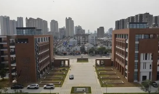 2023新鄉(xiāng)市田家炳高中錄取分?jǐn)?shù)線(xiàn)(2024年參考)