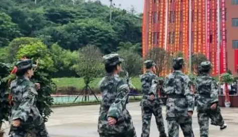 貴州商貿(mào)學校網(wǎng)站網(wǎng)址主頁