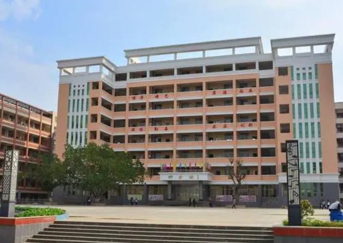 2023雷州市附城中學(xué)錄取分數(shù)線(2024年參考)